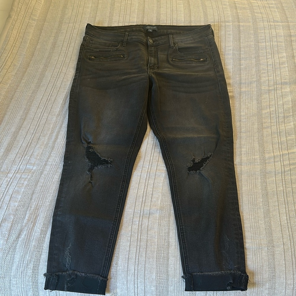 Just USA Riley jeans. Good stretch. Gently used.